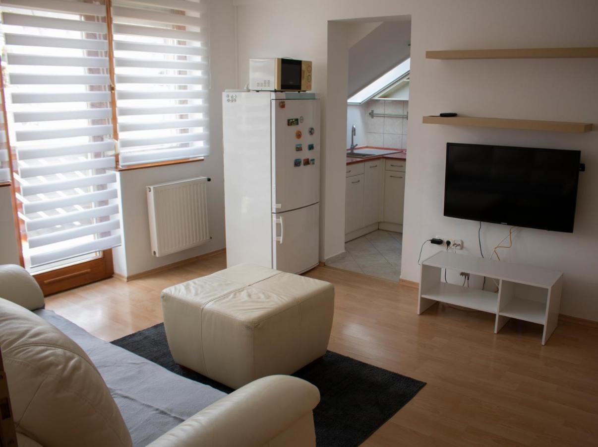 Апартаменты Csalogany Apartman Сексард Экстерьер фото