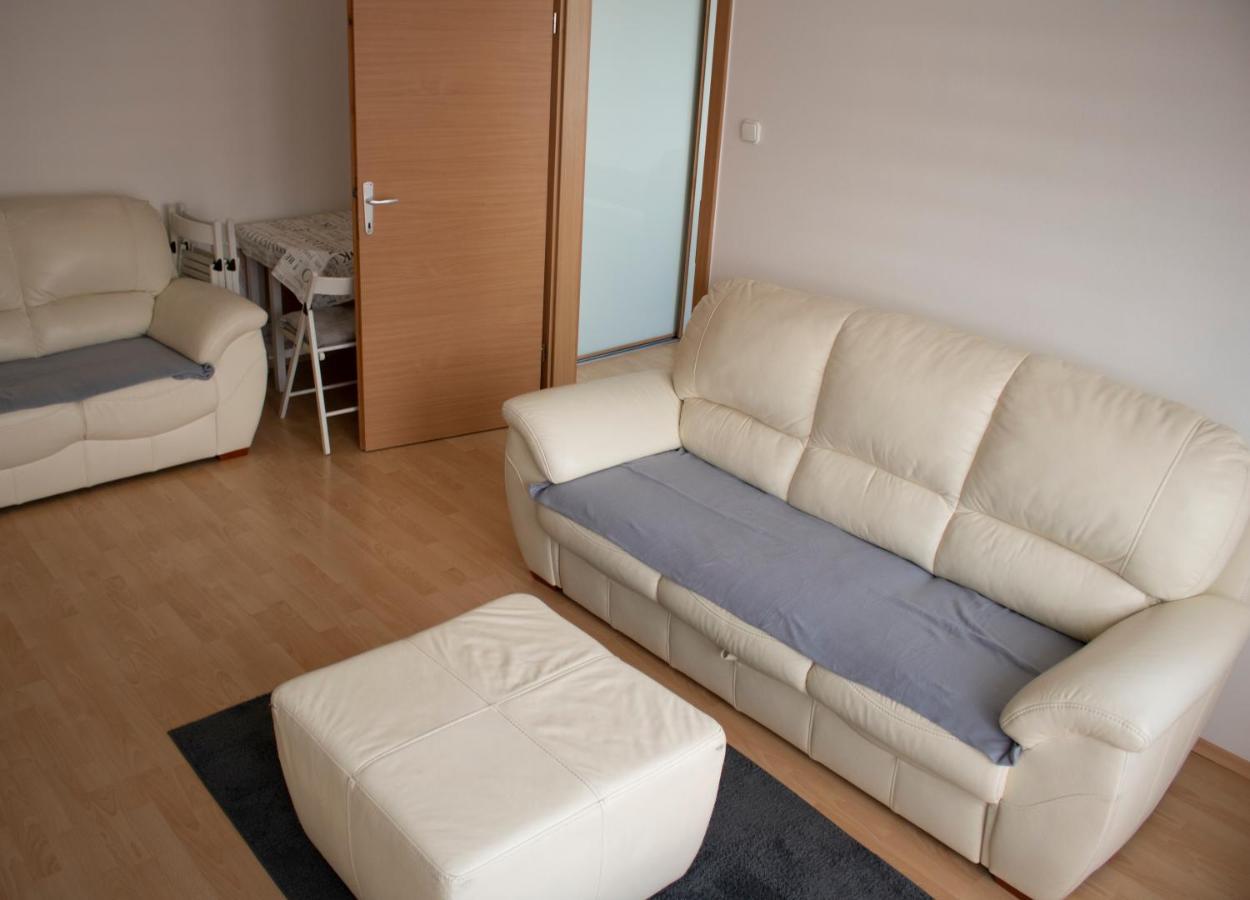 Апартаменты Csalogany Apartman Сексард Экстерьер фото