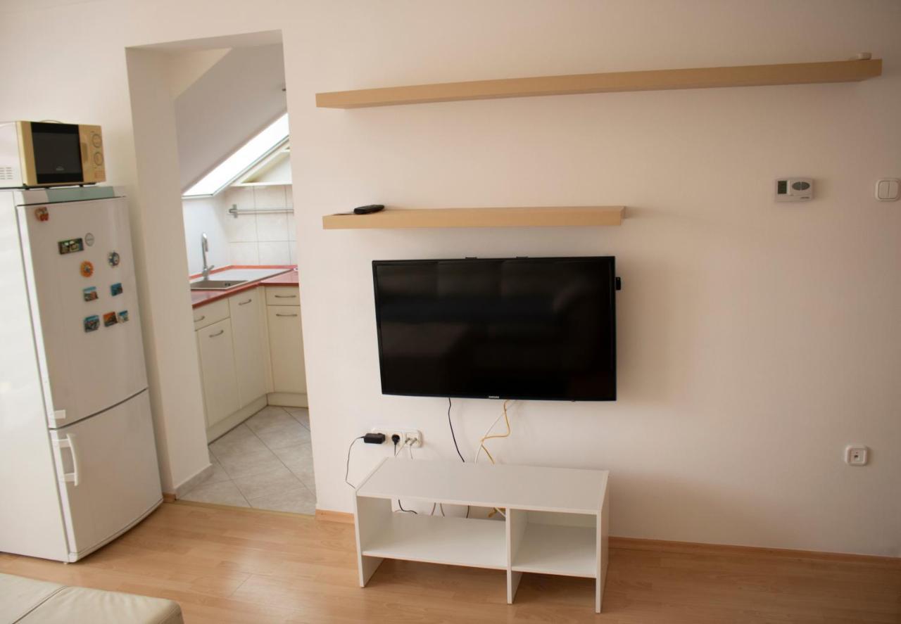 Апартаменты Csalogany Apartman Сексард Экстерьер фото
