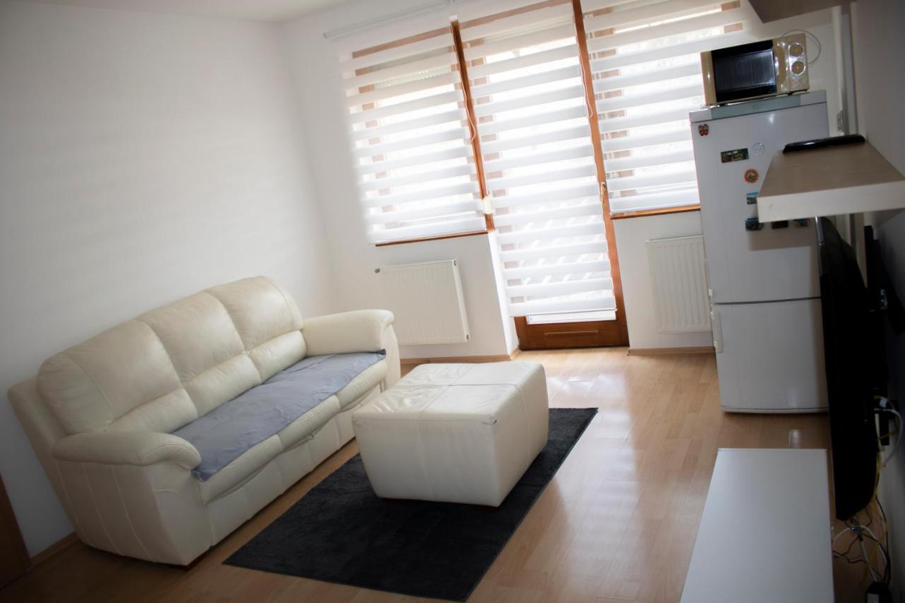 Апартаменты Csalogany Apartman Сексард Экстерьер фото