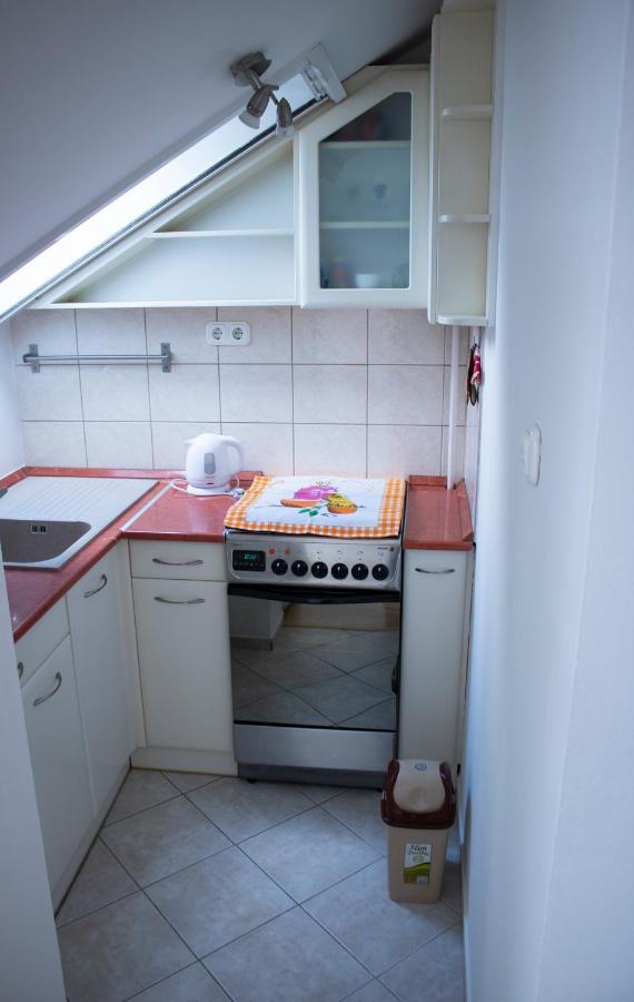 Апартаменты Csalogany Apartman Сексард Экстерьер фото