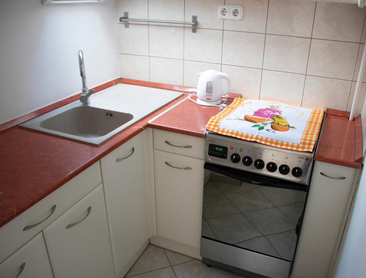 Апартаменты Csalogany Apartman Сексард Экстерьер фото