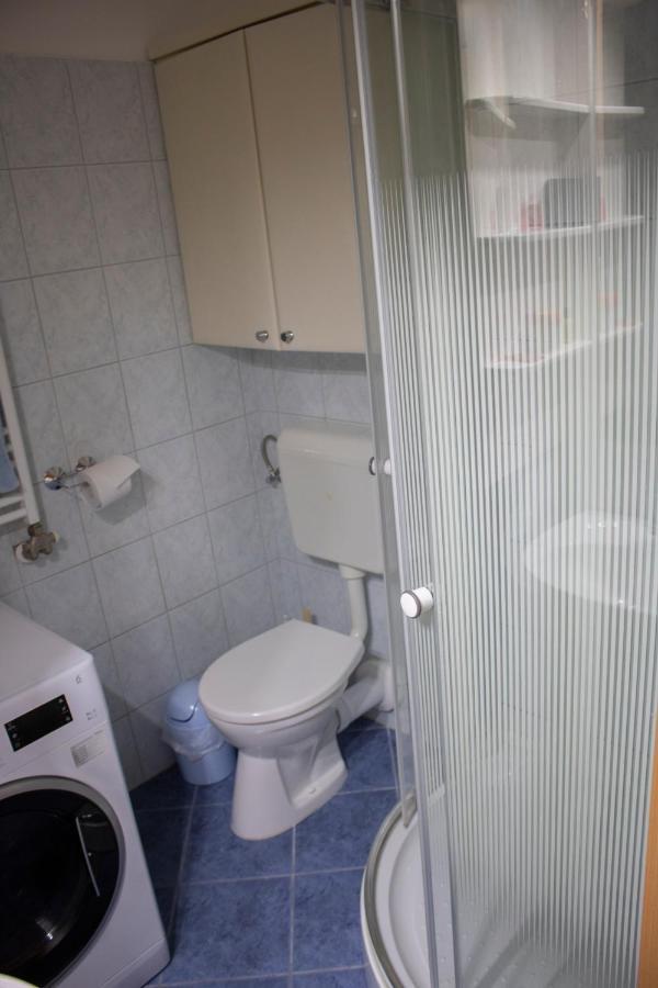 Апартаменты Csalogany Apartman Сексард Экстерьер фото
